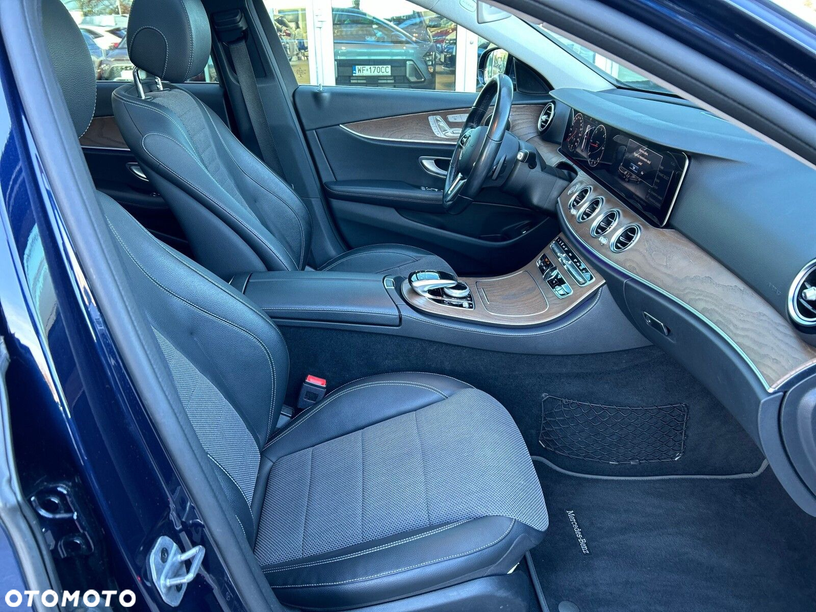Mercedes-Benz Klasa E 220 d 4-Matic 9G-TRONIC - 19