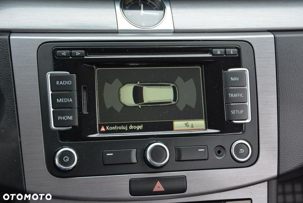 Volkswagen Passat - 24