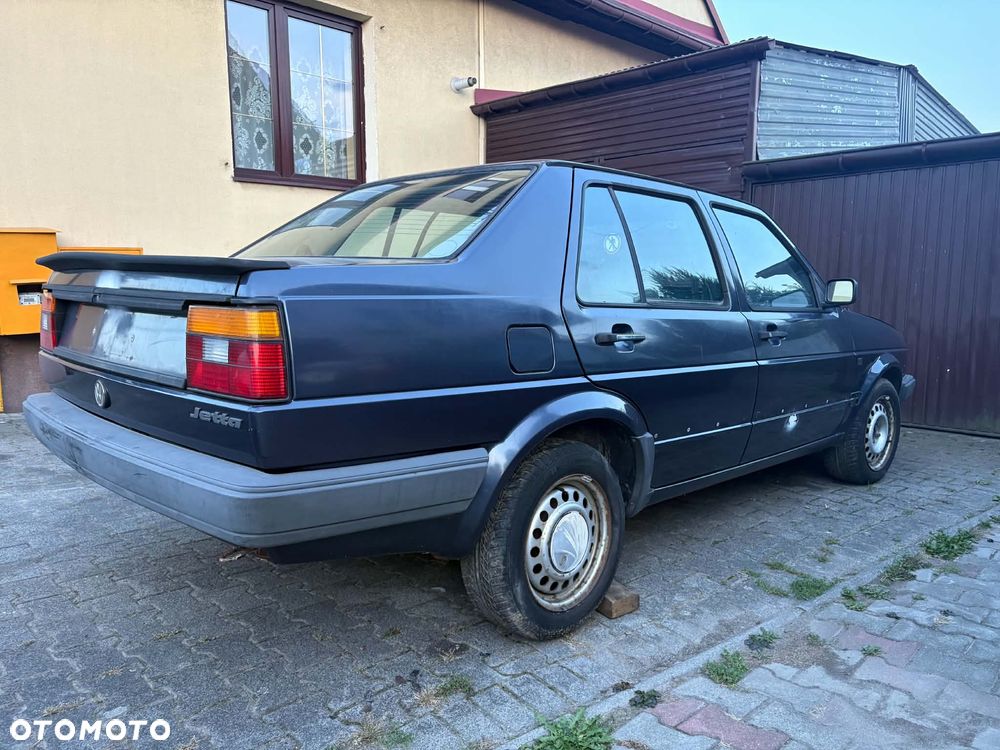 Volkswagen Jetta - 4