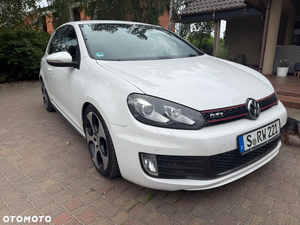 Volkswagen Golf 2.0 GTI adidas - 17