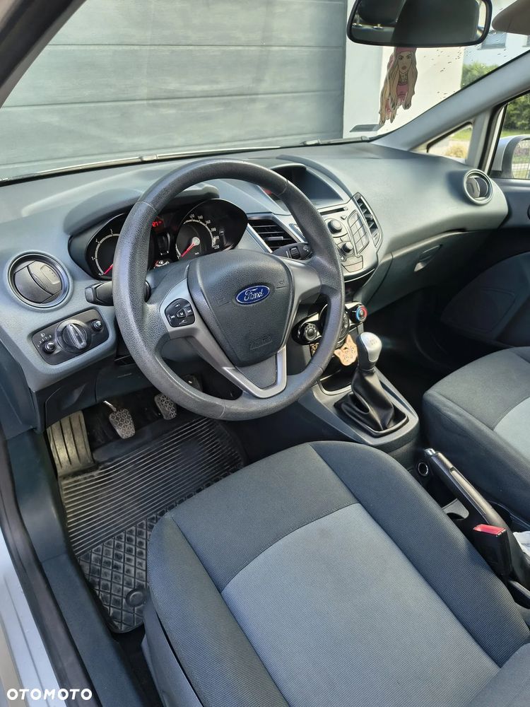 Ford Fiesta 1.4 TDCi Ambiente - 9