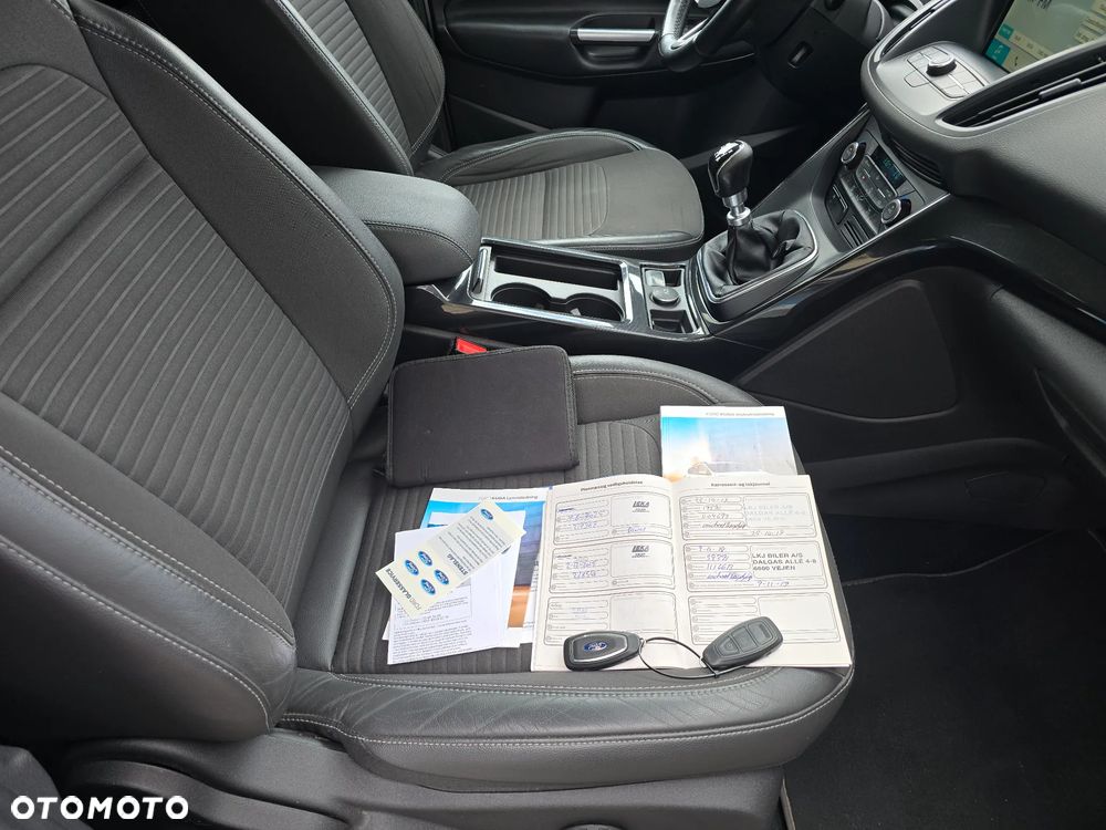 Ford Kuga 2.0 TDCi 4x2 Titanium - 17