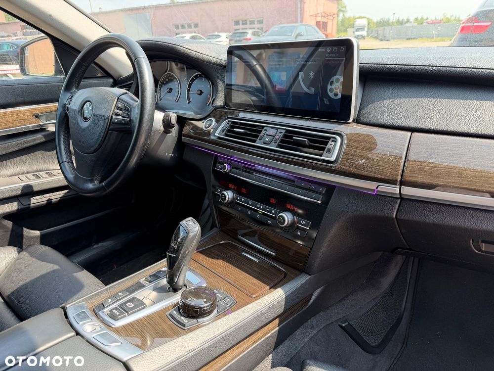 BMW Seria 7 730Ld - 26