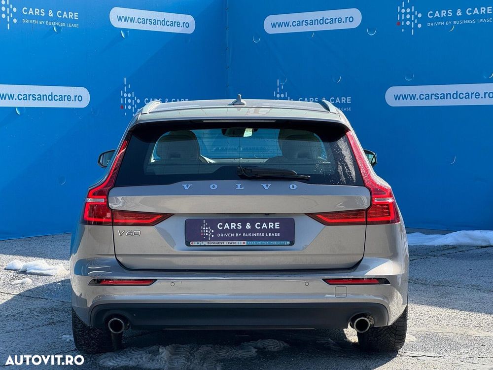 Volvo V60 B4 MHEV AT8 FWD Momentum Pro - 13