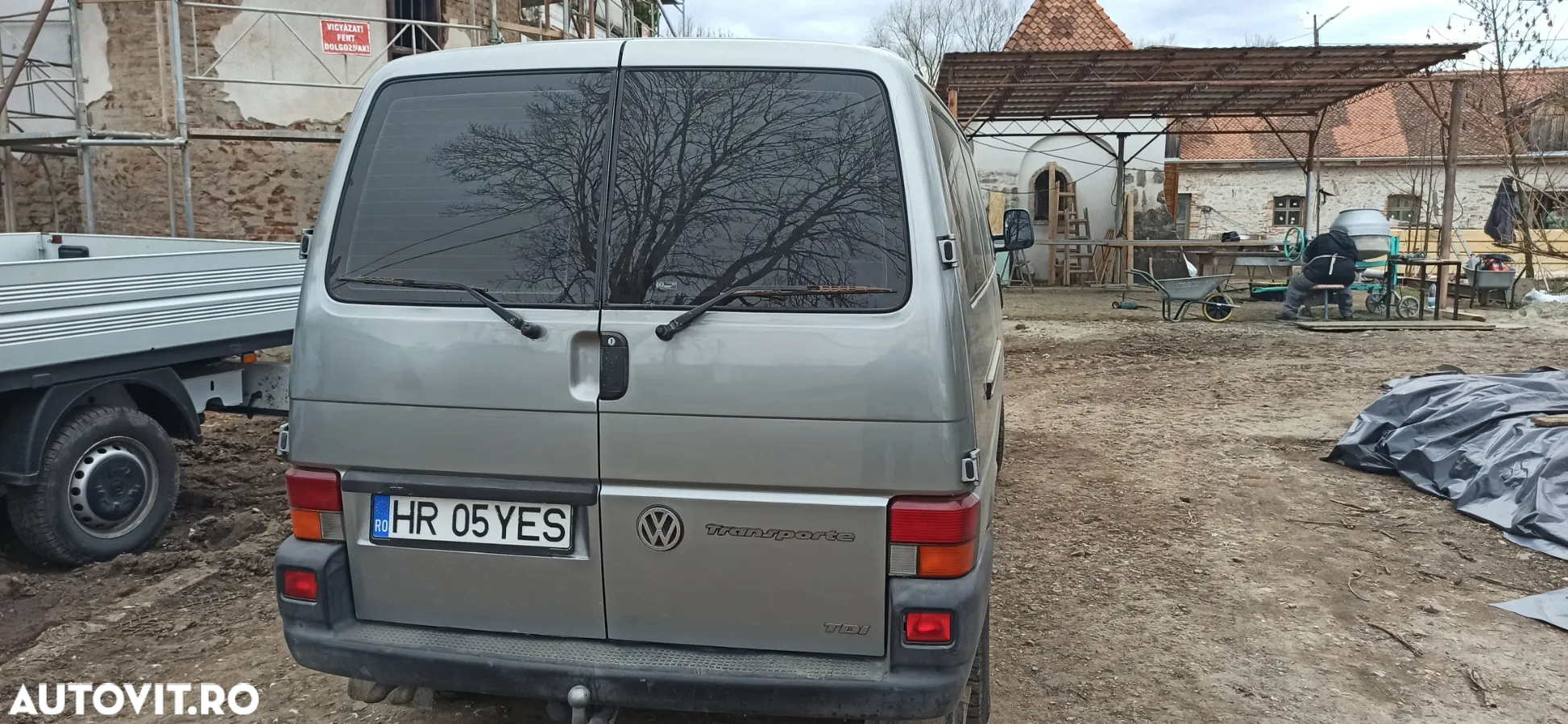 Volkswagen Caravelle - 2