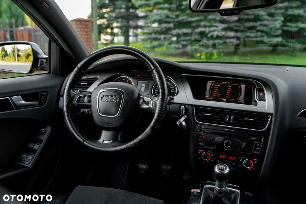 Audi A4 Avant 2.0 TFSI quattro S line Sportpaket - 28