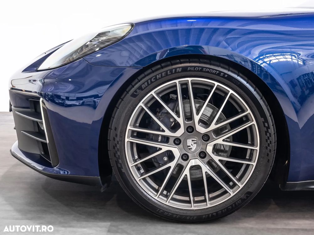 Porsche Panamera 4 - 24