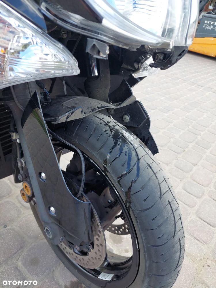 Yamaha Tmax - 10