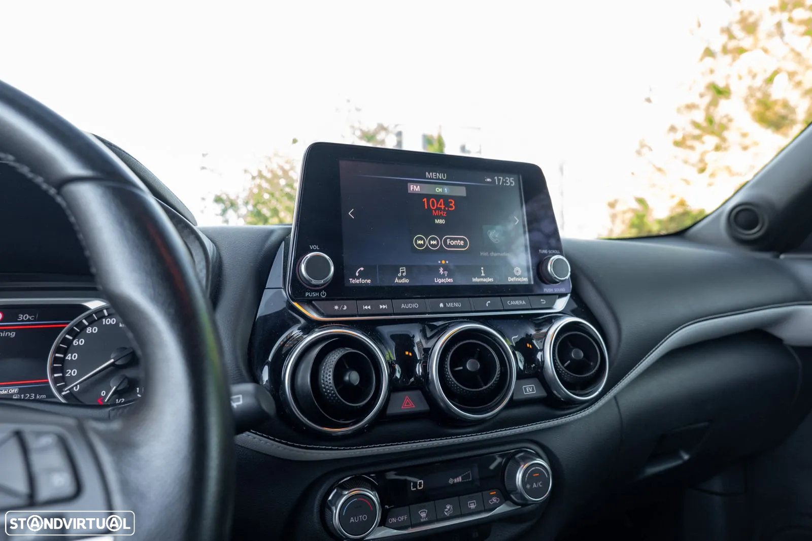 Nissan Juke 1.6 Hybrid N-Design Black - 24