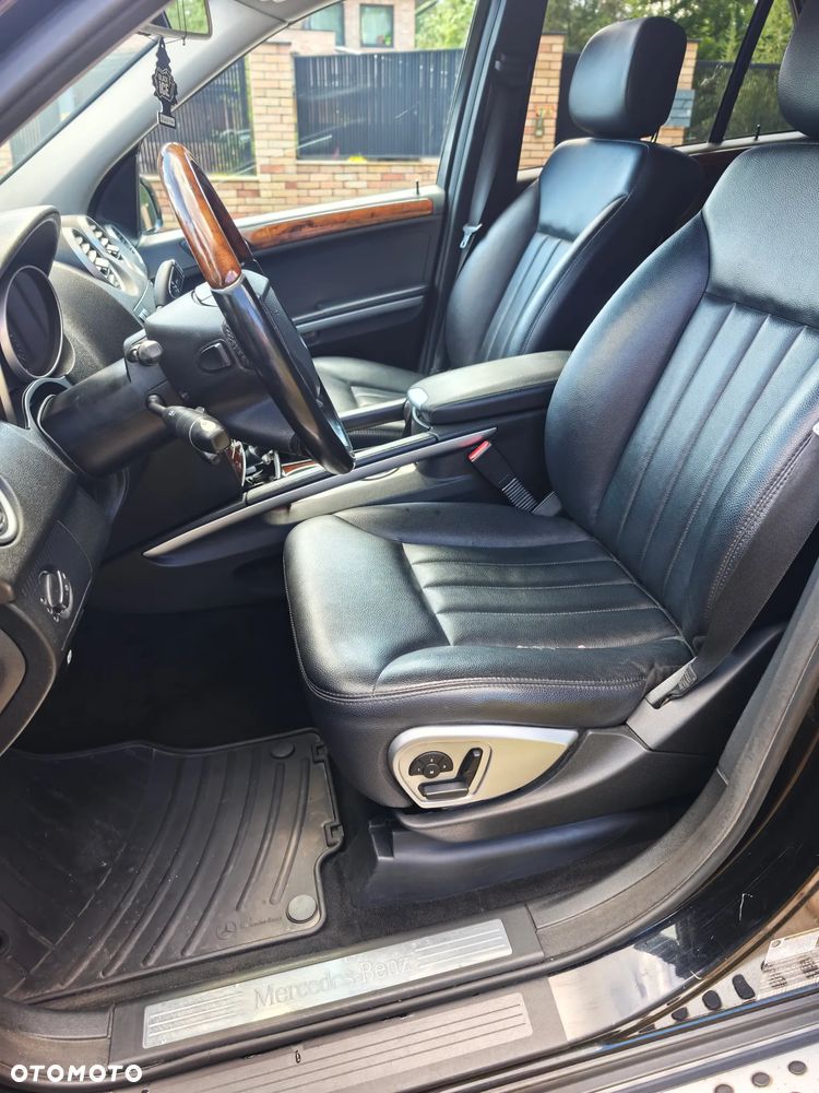 Mercedes-Benz ML - 14