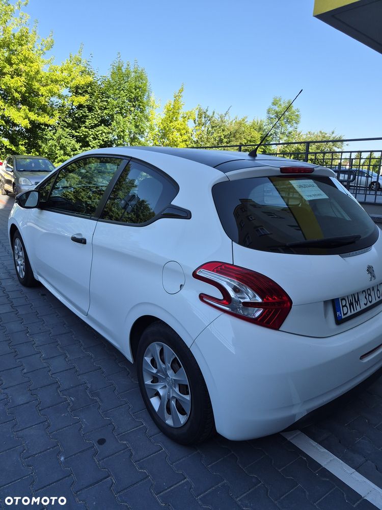 Peugeot 208 - 3