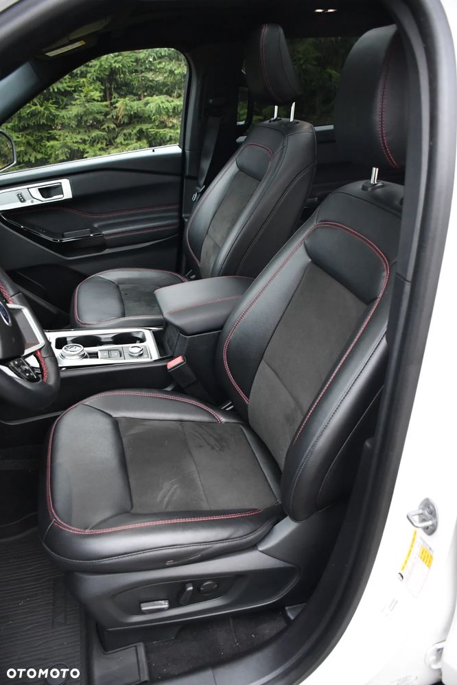 Ford Explorer - 16
