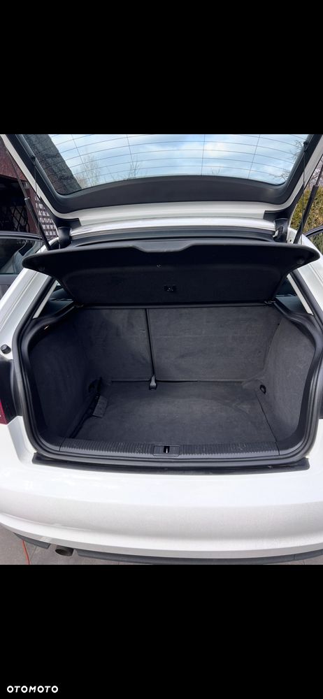 Audi A3 3-drzwiowe 1.6 Ambition - 8