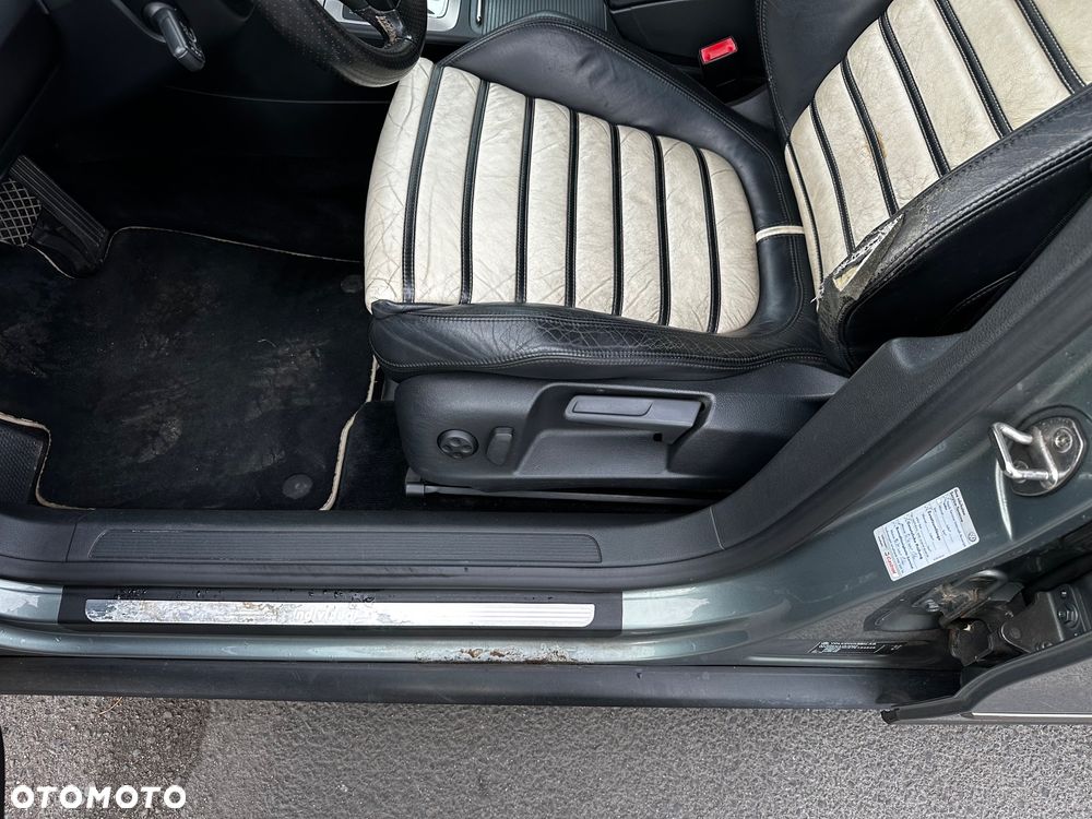 Volkswagen Passat Variant 3.2 V6 FSI 4Mot Highline DSG - 24