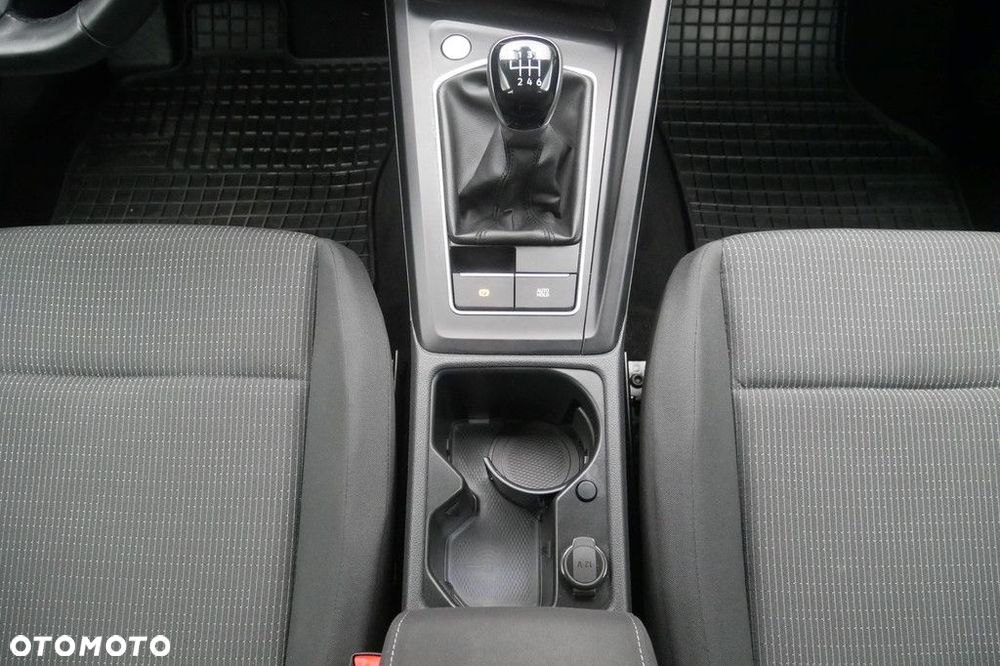 Volkswagen Golf 1.0 TSI - 11