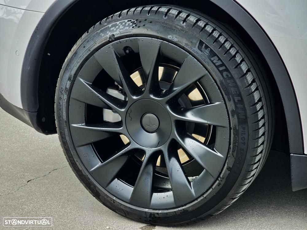 Tesla Model Y Long Range Dual Motor AWD - 20