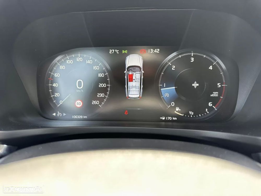 Volvo V60 2.0 D3 Momentum Plus - 34