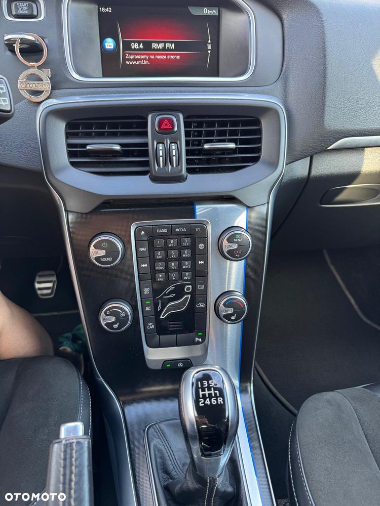 Volvo V40 D3 Drive-E R-Design Kinetic - 17