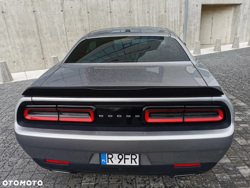 Dodge Challenger - 7