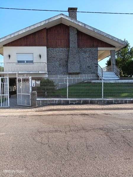 Moradia  em Carvalhal Redondo