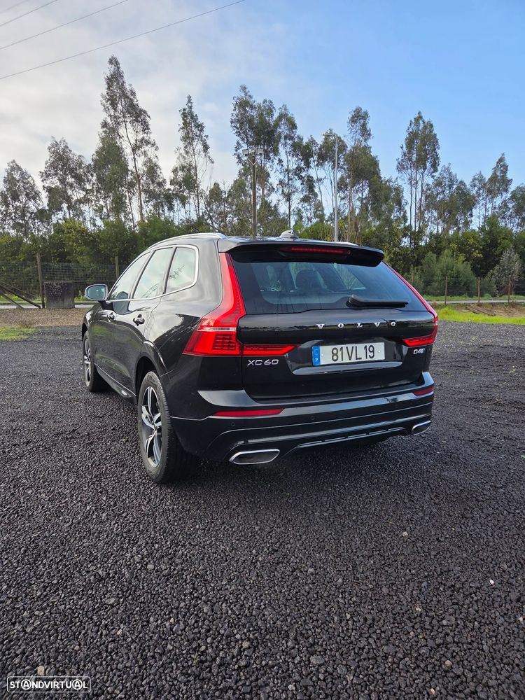 Volvo XC 40 2.0 D4 R-Design AWD - 4