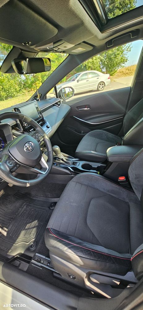 Toyota Corolla 2.0 HSD Exclusive Plus GR Sport Bi-Tone - 34