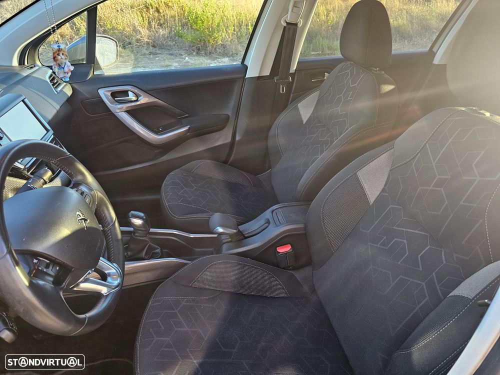 Peugeot 2008 - 4