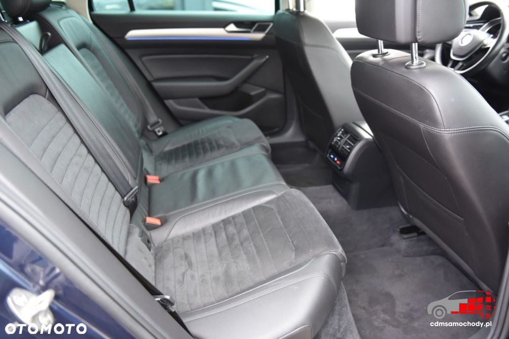 Volkswagen Passat - 21