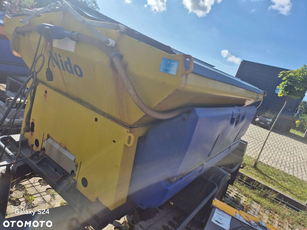 Piaskarka Schmidt Stratos na Unimoga przyczepa - 5