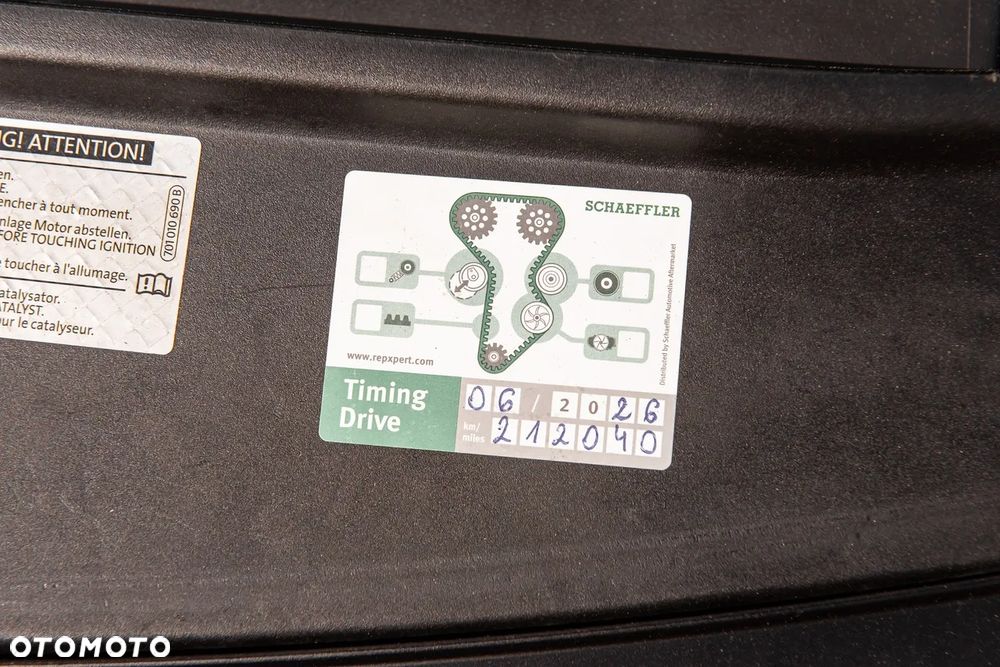 Volkswagen Passat - 33