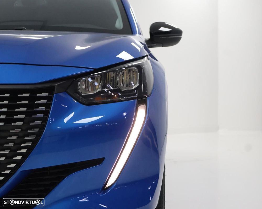 Peugeot 208 1.2 PureTech Allure EAT8 - 8