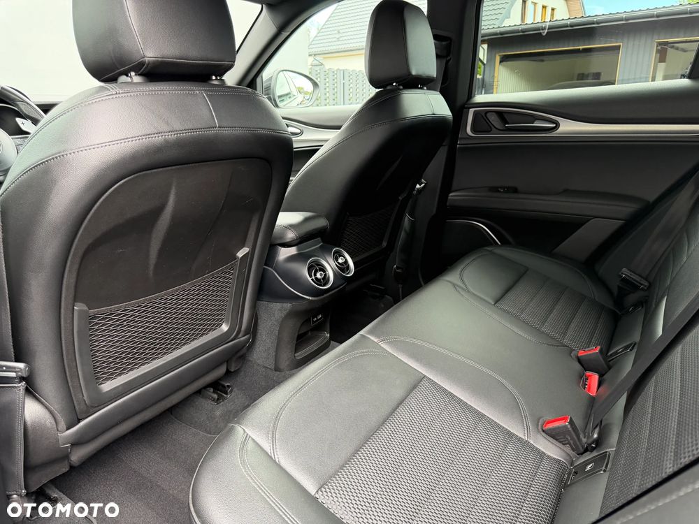 Alfa Romeo Stelvio 2.0 Turbo Q4 - 30