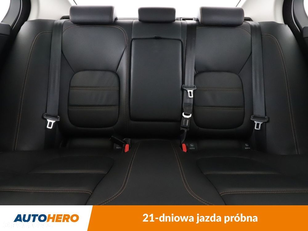 Jaguar XE 2.0 D Prestige - 16