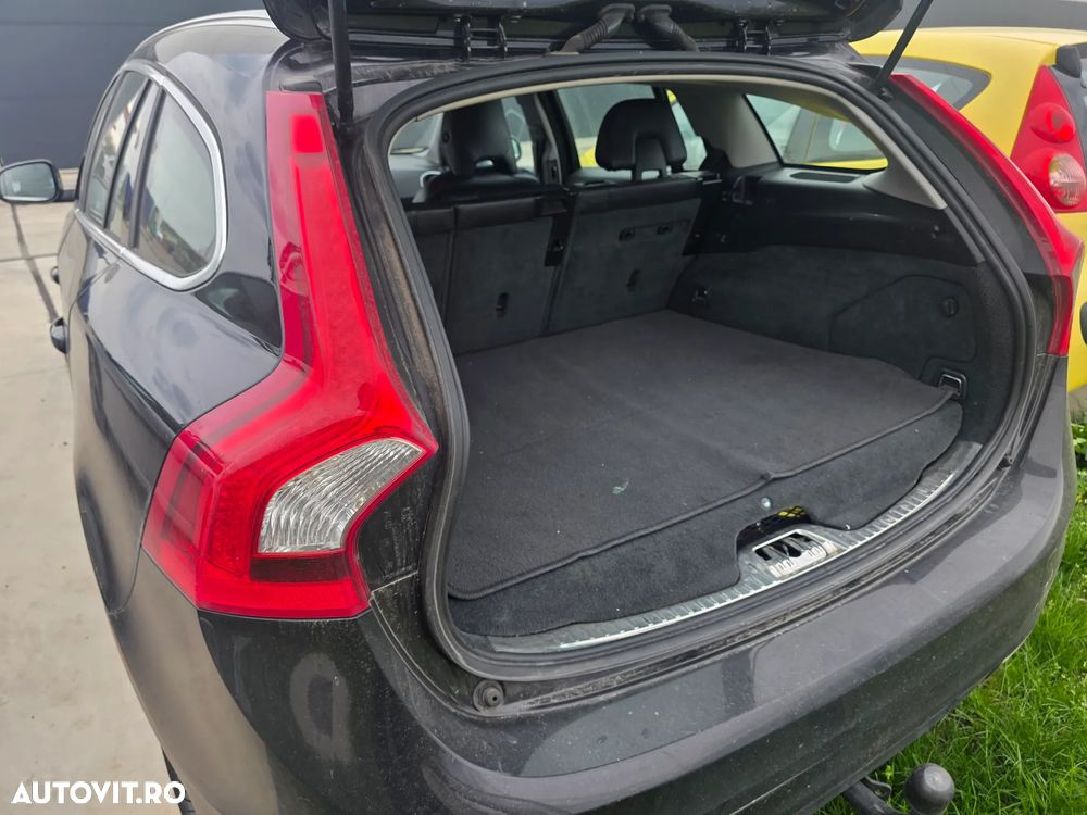 Volvo V60 D5AWD Summum - 7