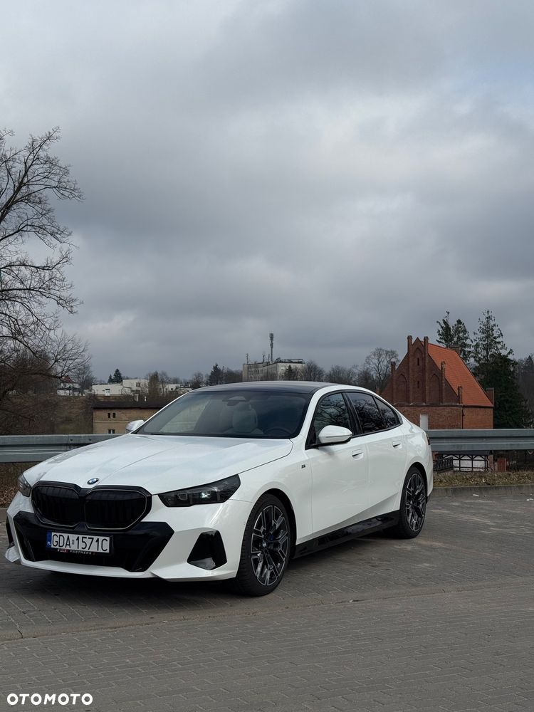 BMW Seria 5 520i mHEV - 1