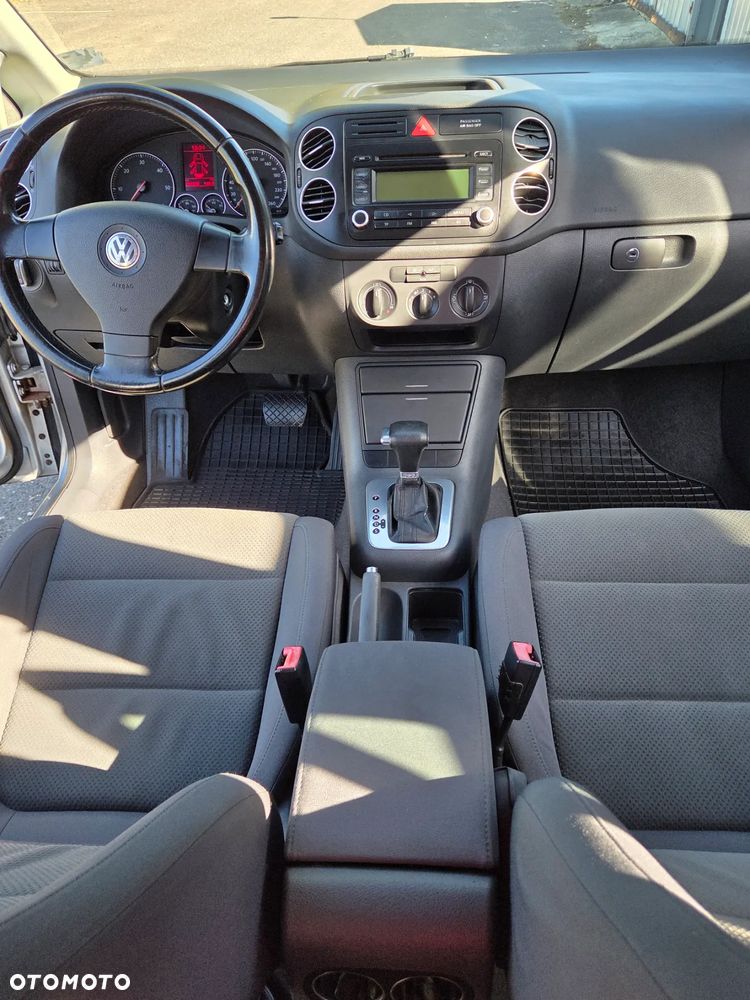 Volkswagen Golf Plus 2.0 TDI Comfortline DSG - 24
