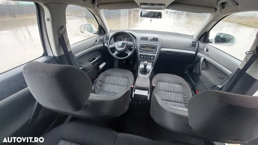 Skoda Octavia Combi 2.0 TDI DPF 4x4 AllDrive - 8