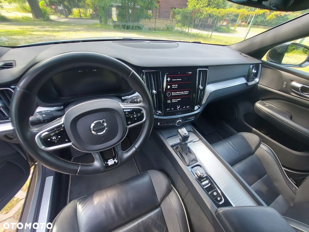 Volvo S60 T4 R-Design - 25