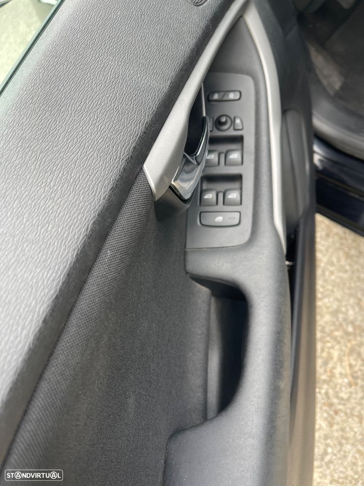 Volvo V40 D2 Momentum - 21