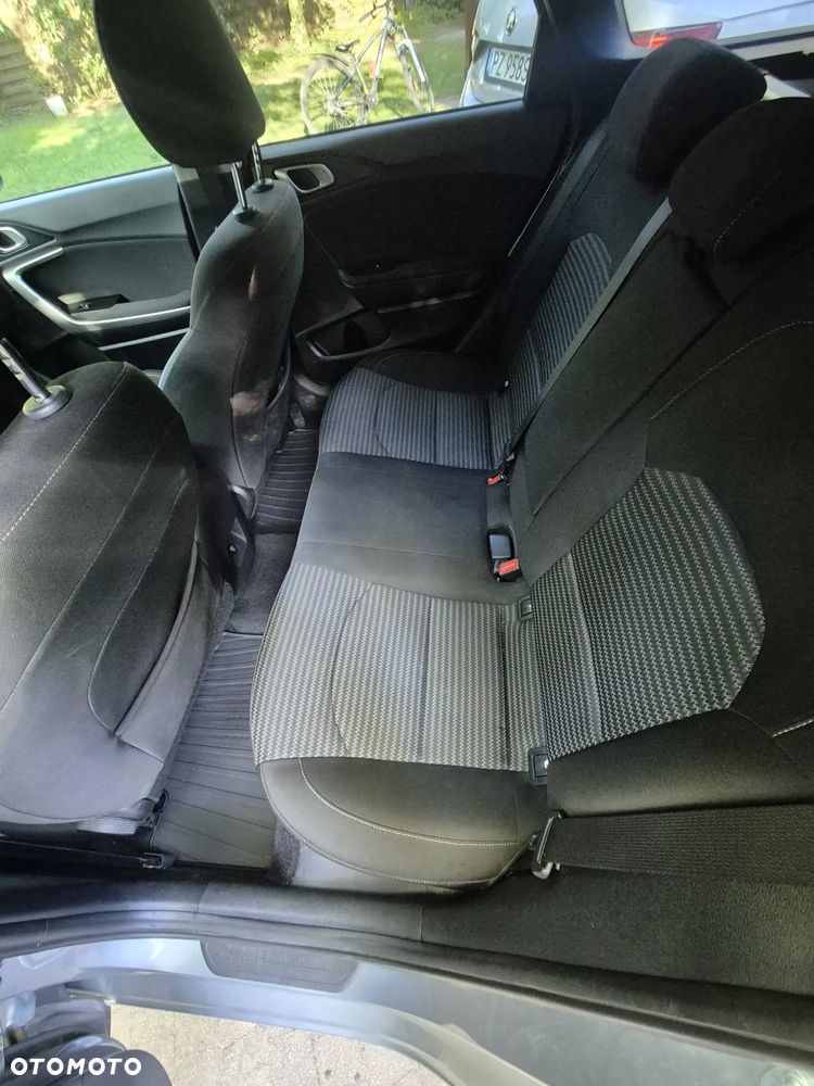 Kia Ceed 1.5 T-GDI MHEV M - 13