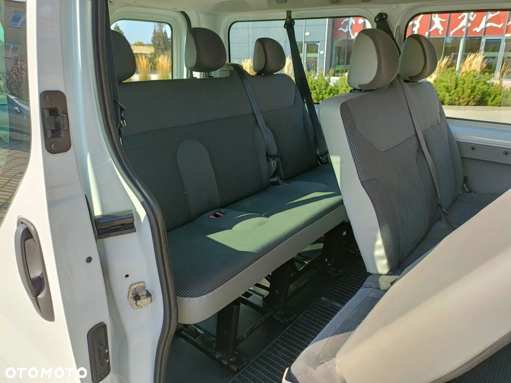 Opel Vivaro - 8