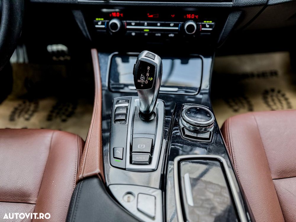 BMW Seria 5 520d Aut. Luxury Line - 17