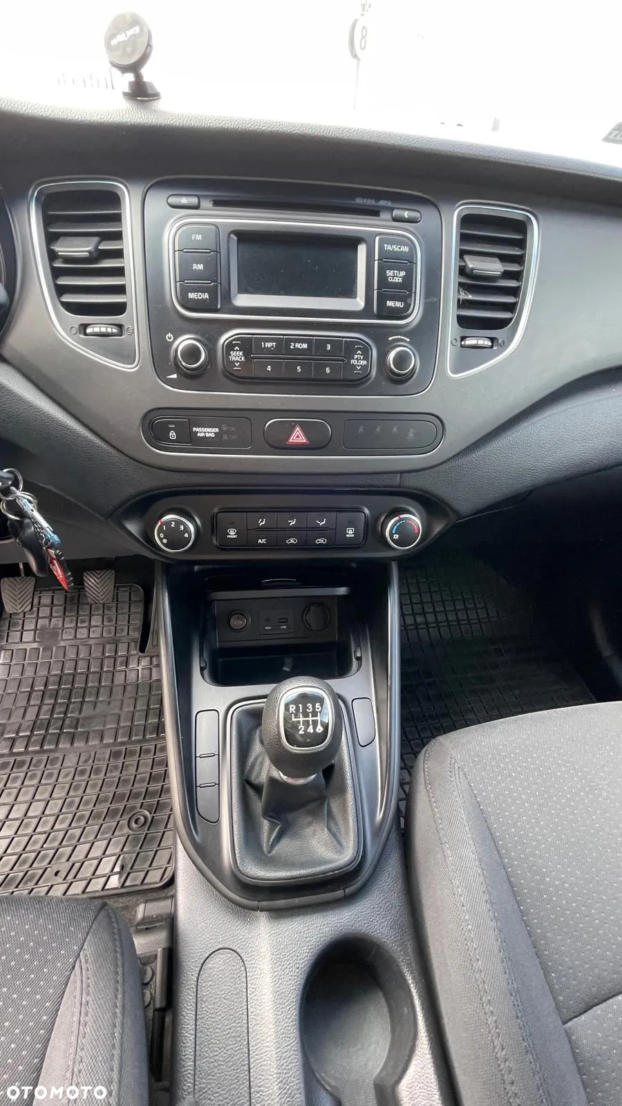 Kia Carens 1.6 GDI L - 9