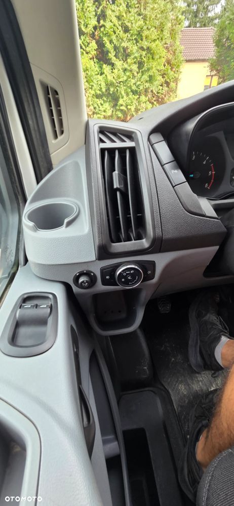 Ford Transit - 25