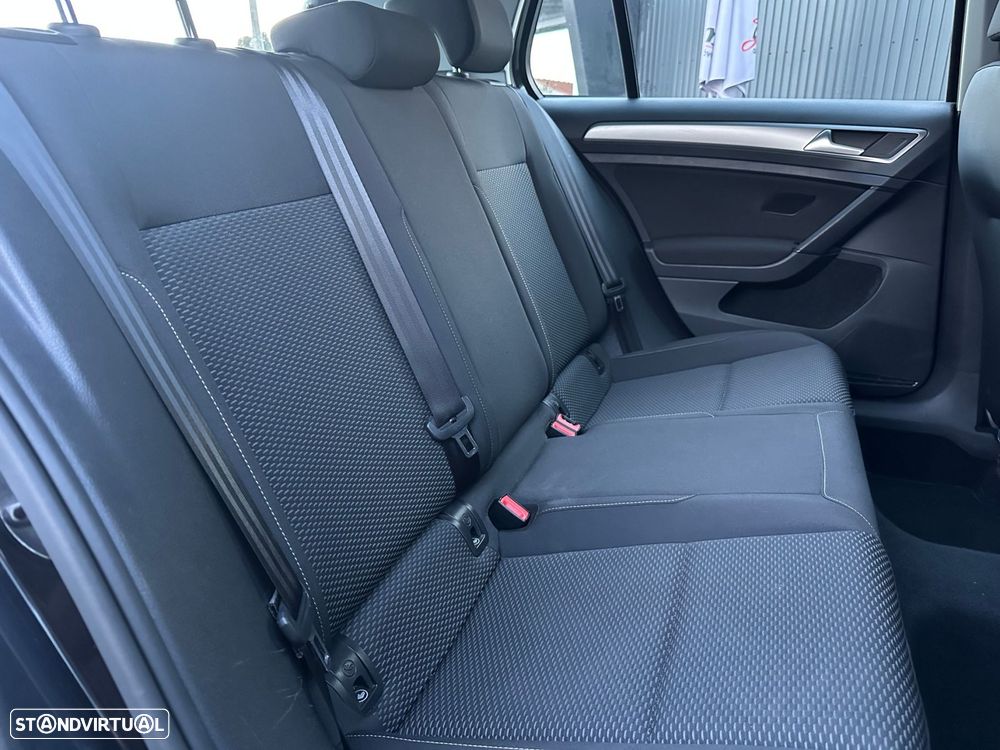 VW Golf 1.6 TDI Confortline - 17