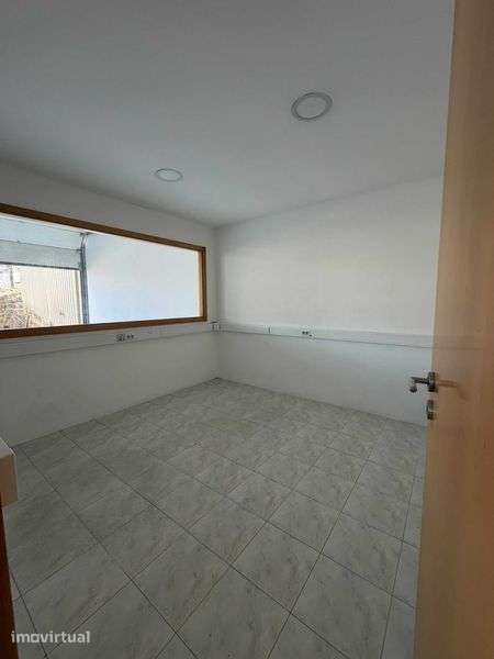 Armazem 310m2 Trofa centro - Grande imagem: 4/11