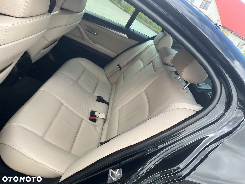 BMW Seria 5 525d - 15