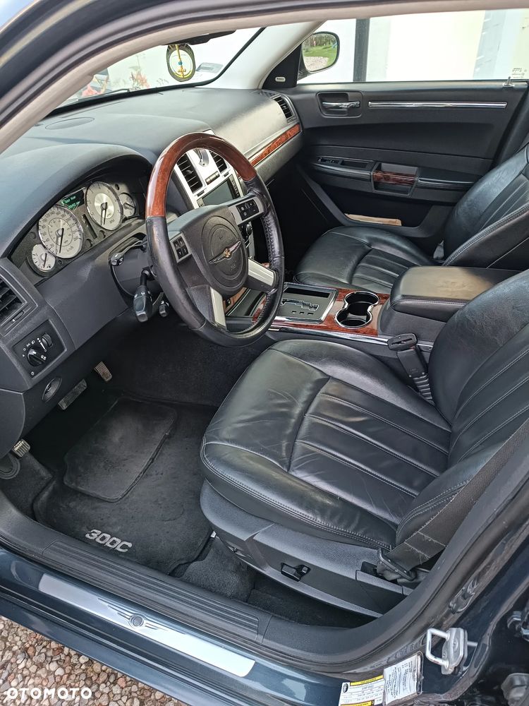 Chrysler 300C 3.0 V6 CRD - 11
