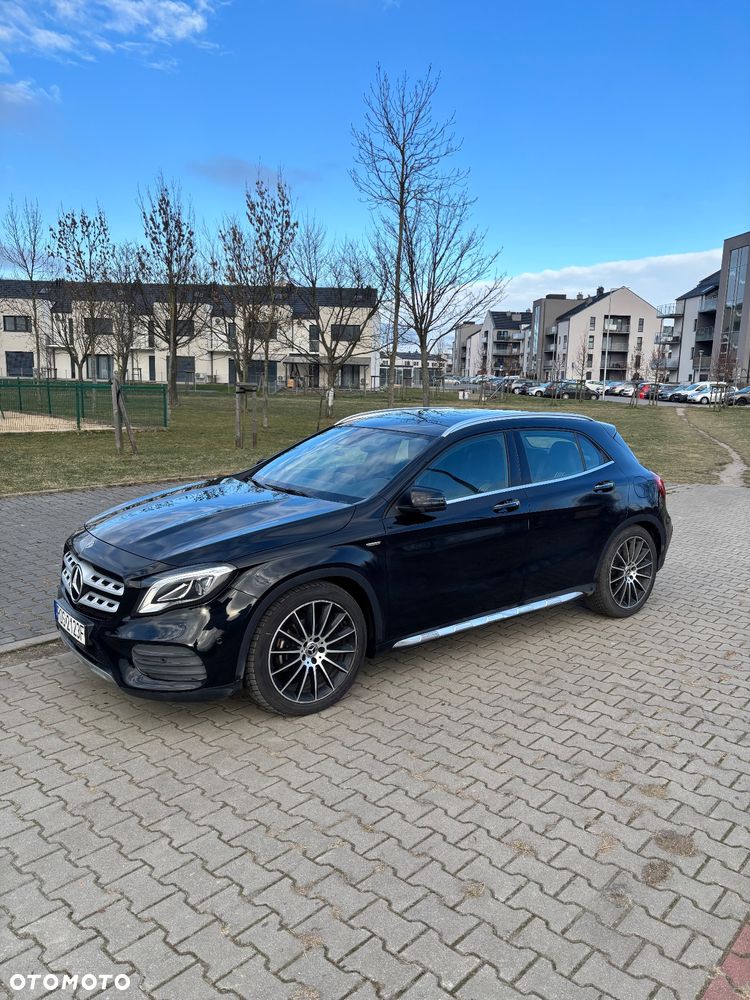 Mercedes-Benz GLA 200 7G-DCT - 2