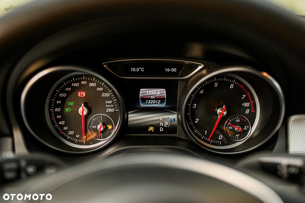 Mercedes-Benz CLA 180 7G-DCT Peak Edition - 26